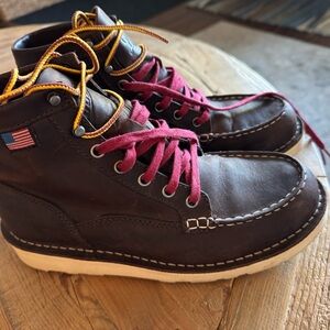 Danner Brown Leather Boots with Yellow (classic) and red laces, size 7.5